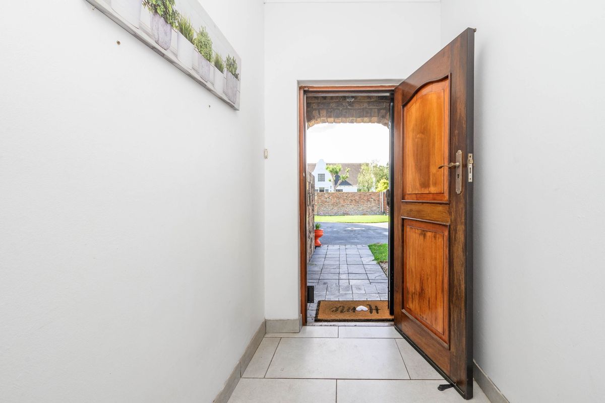 House For Sale In Port Elizabeth - Photo 2