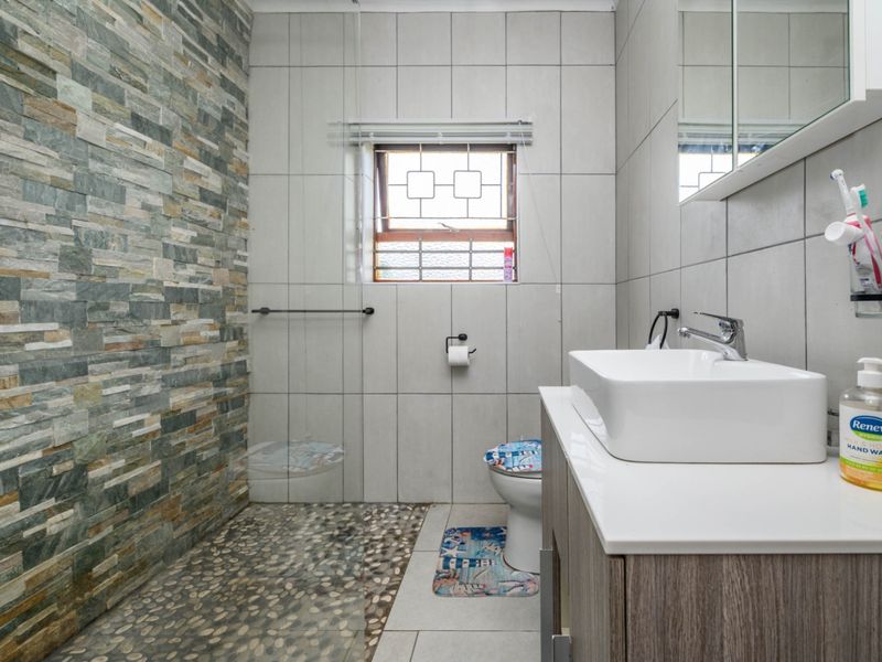 House For Sale In Port Elizabeth - Photo 10