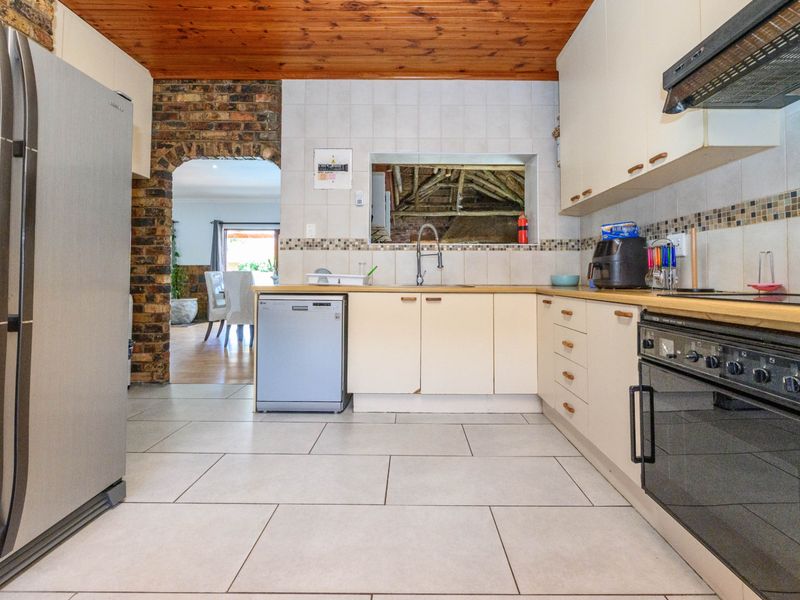 House For Sale In Port Elizabeth - Photo 9