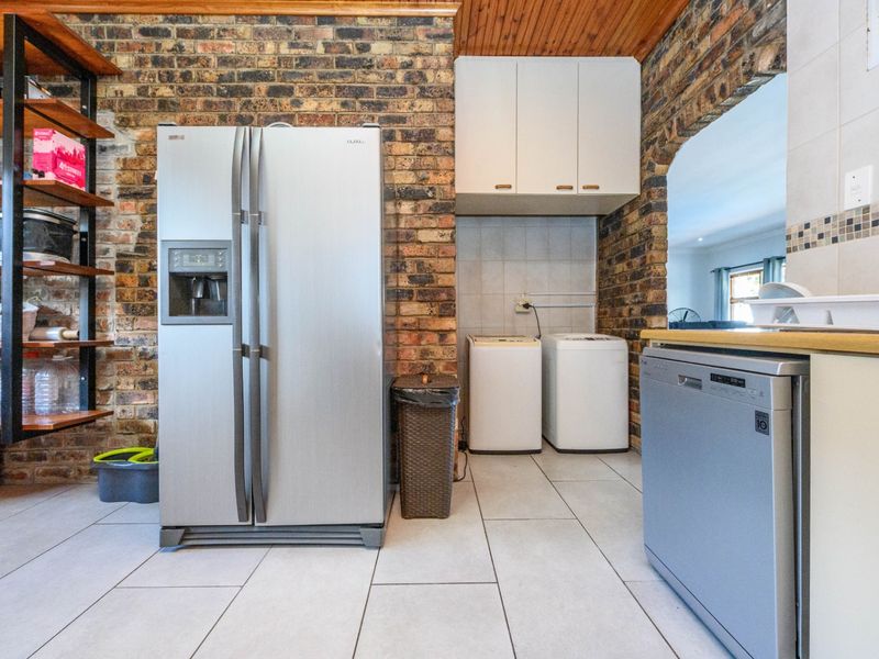 House For Sale In Port Elizabeth - Photo 8