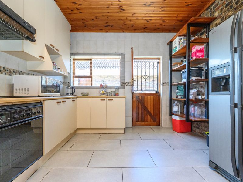 House For Sale In Port Elizabeth - Photo 7