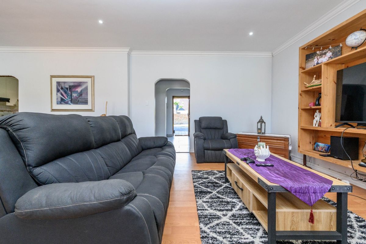 House For Sale In Port Elizabeth - Photo 5