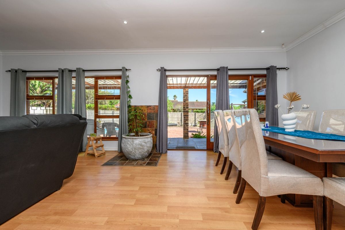 House For Sale In Port Elizabeth - Photo 4