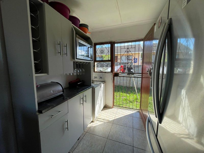 House For Sale In East London - Photo 4