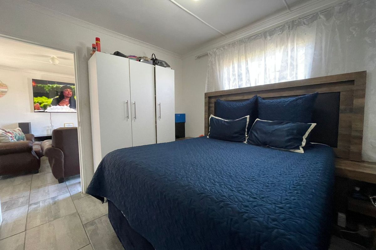 House For Sale In East London - Photo 5