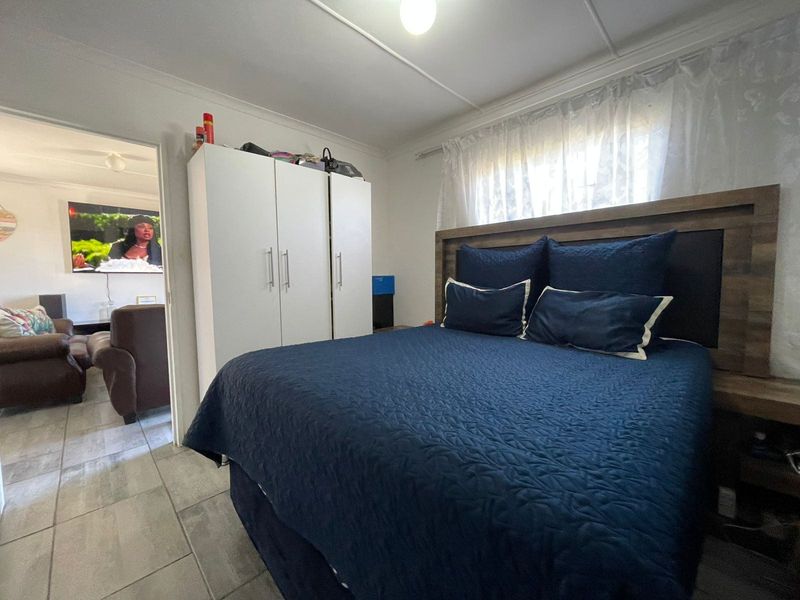 House For Sale In East London - Photo 5