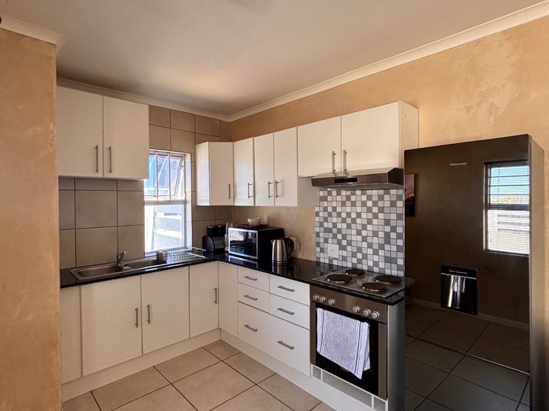 Townhouse For Sale In Port Elizabeth - Photo 3