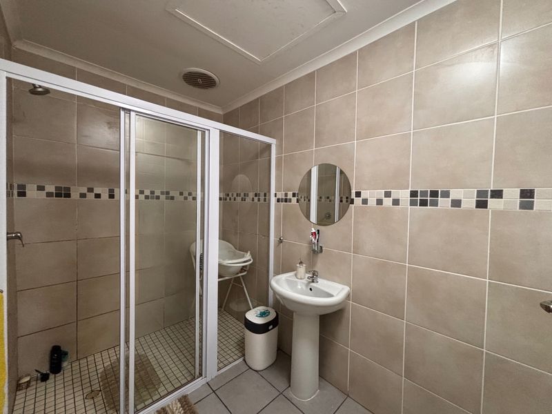 Townhouse For Sale In Port Elizabeth - Photo 5