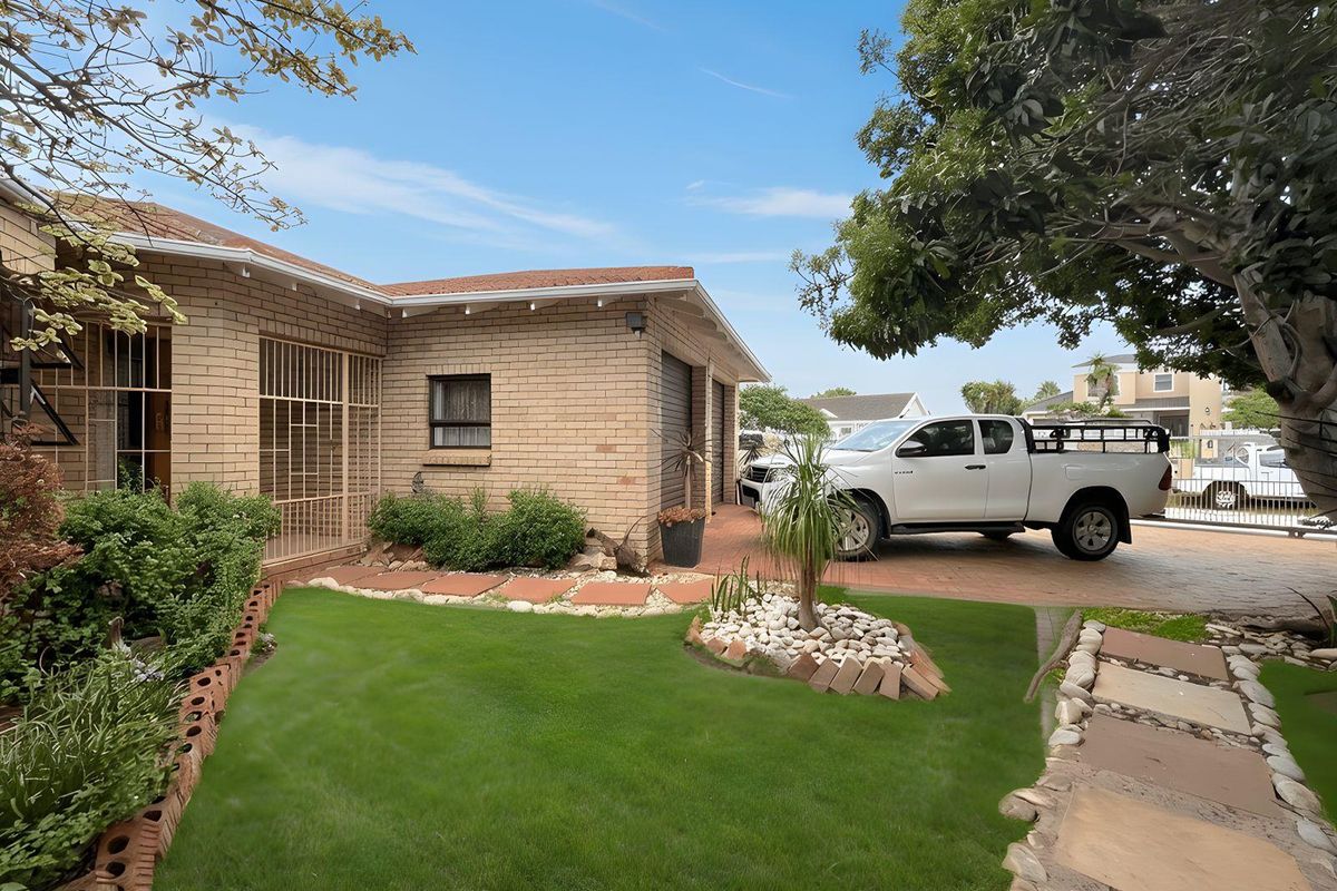 House For Sale In Port Elizabeth - Photo 3