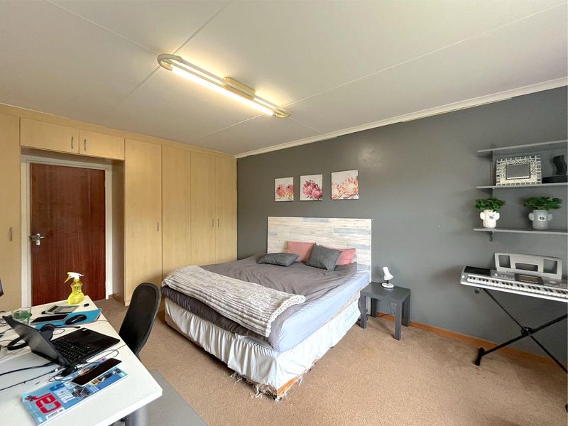 House For Sale In Port Elizabeth - Photo 8