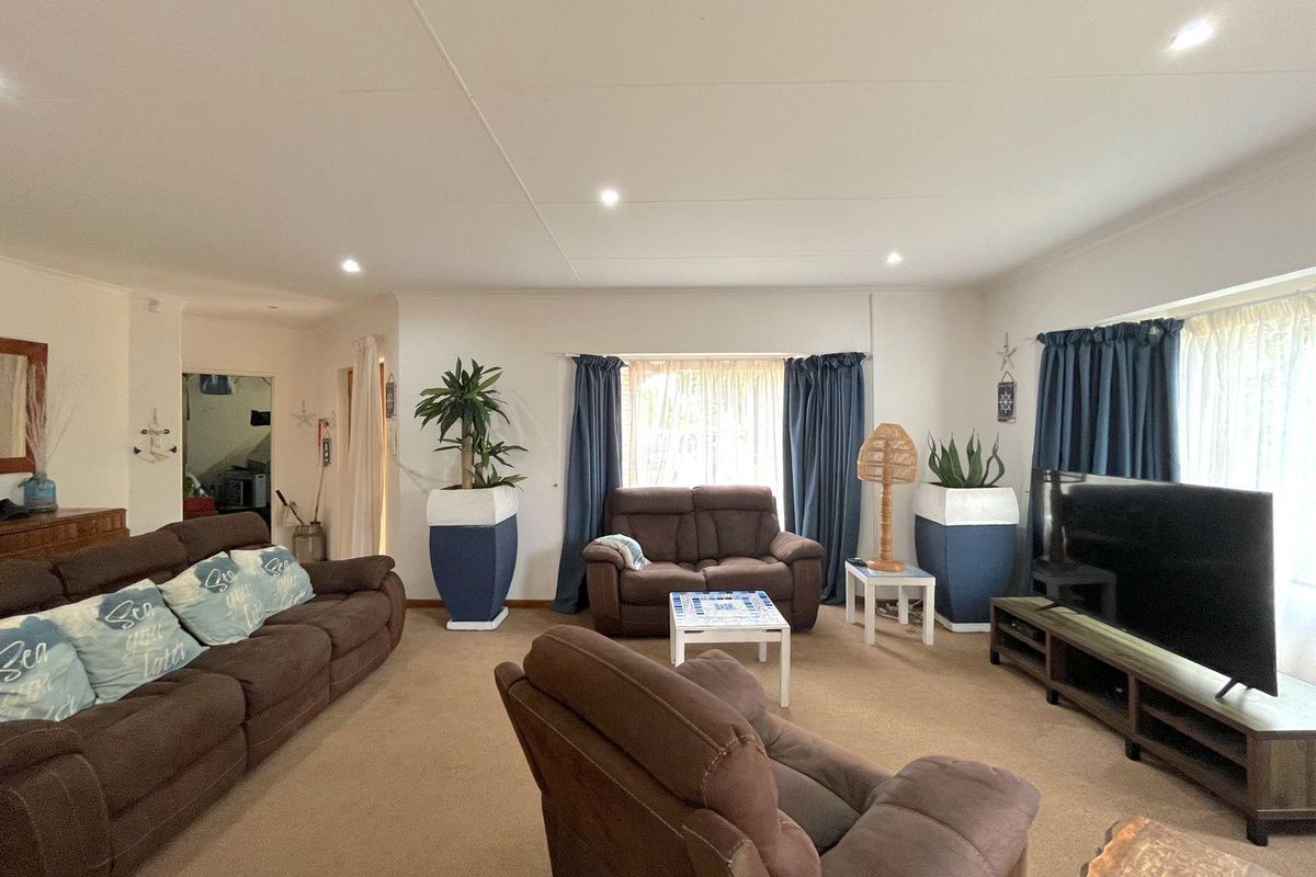 House For Sale In Port Elizabeth - Photo 4