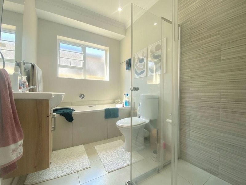 House Rental Monthly In Port Elizabeth - Photo 9