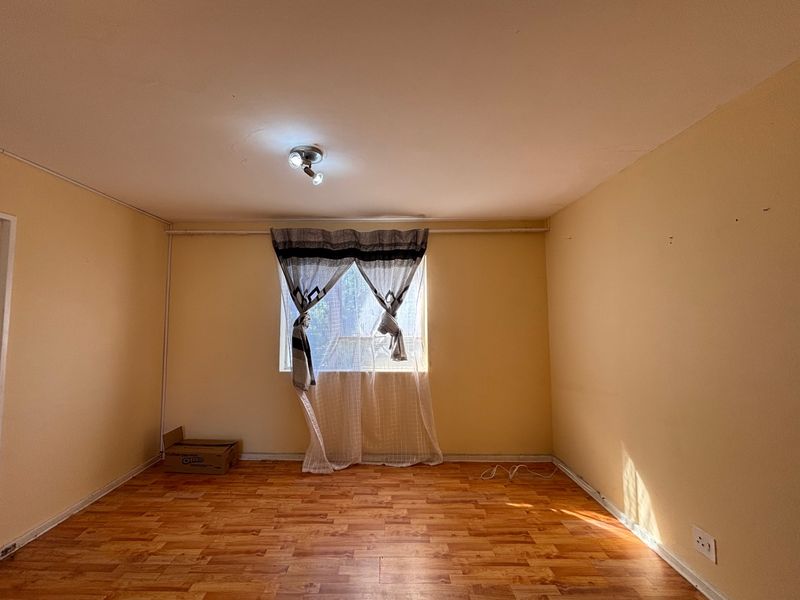 Apartment For Sale In Port Elizabeth - Photo 7