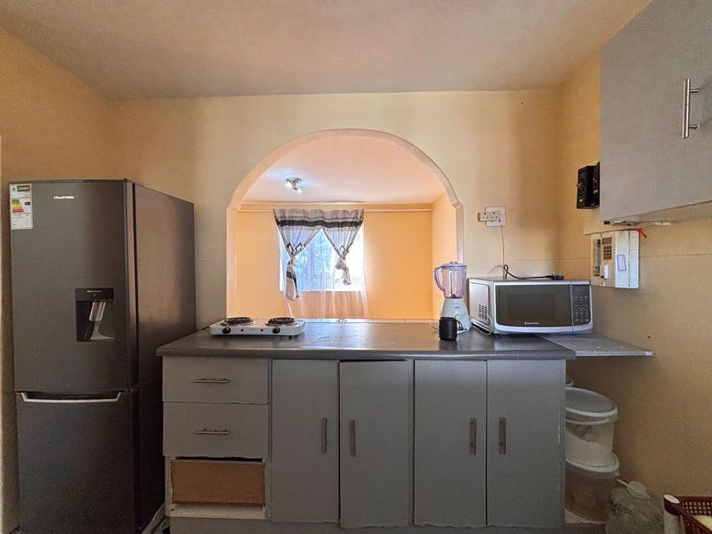 Apartment For Sale In Port Elizabeth - Photo 4