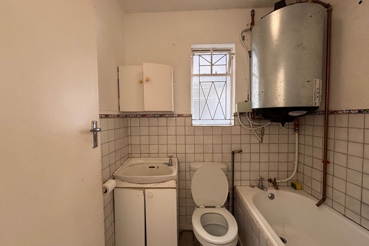 Apartment For Sale In Port Elizabeth - Photo 5