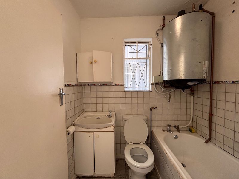 Apartment For Sale In Port Elizabeth - Photo 5