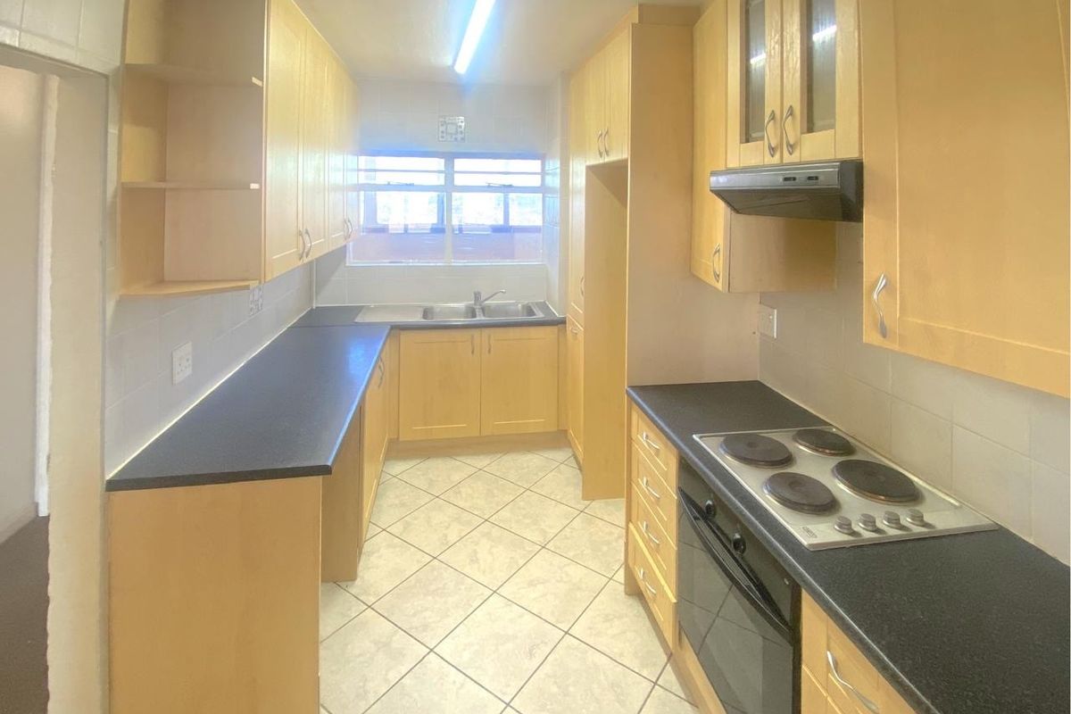Apartment For Sale In Port Elizabeth - Photo 3