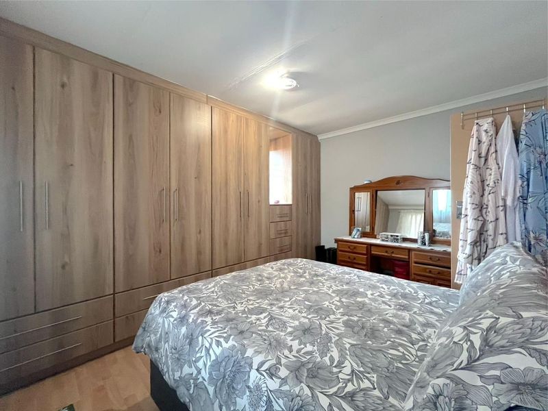 House Pending Sale In Port Elizabeth - Photo 9