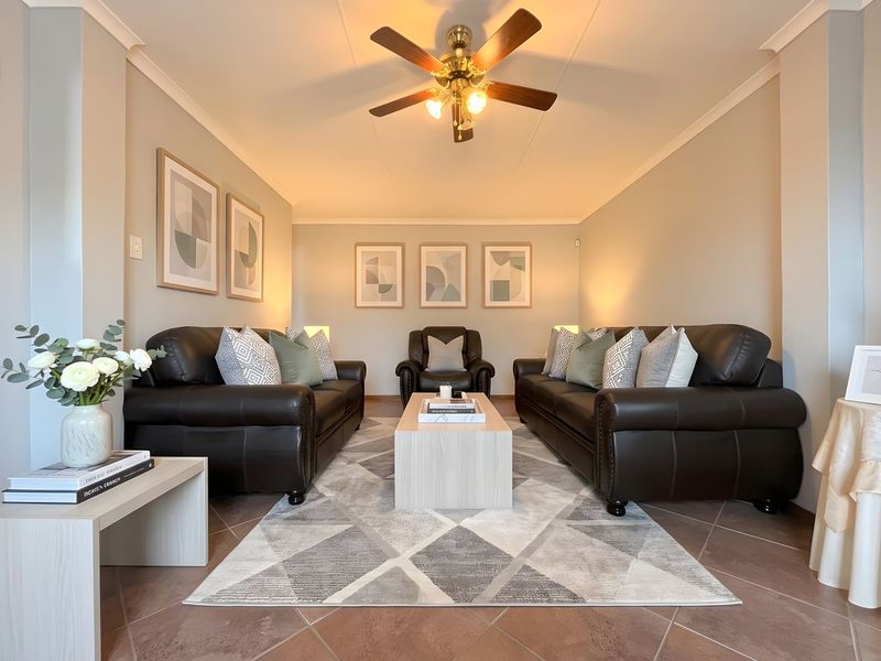 House Pending Sale In Port Elizabeth - Photo 4