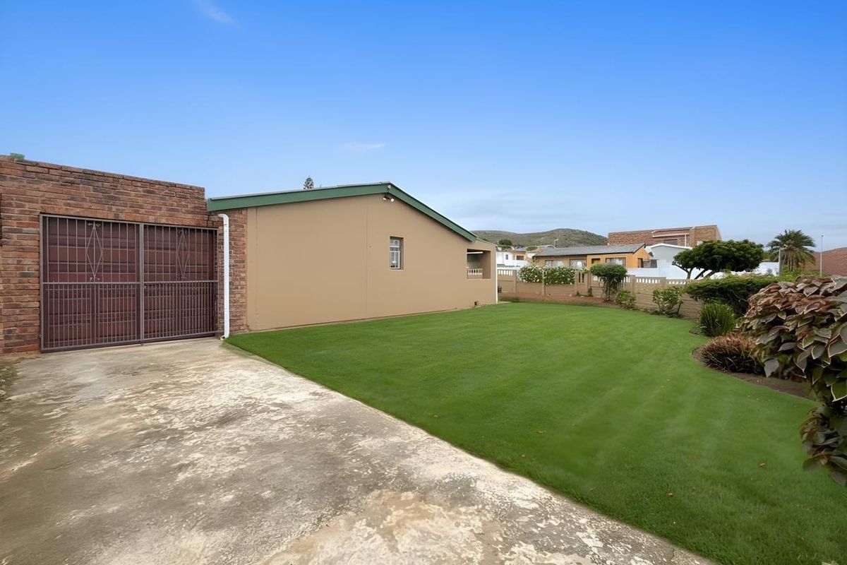 House Pending Sale In Port Elizabeth - Photo 2