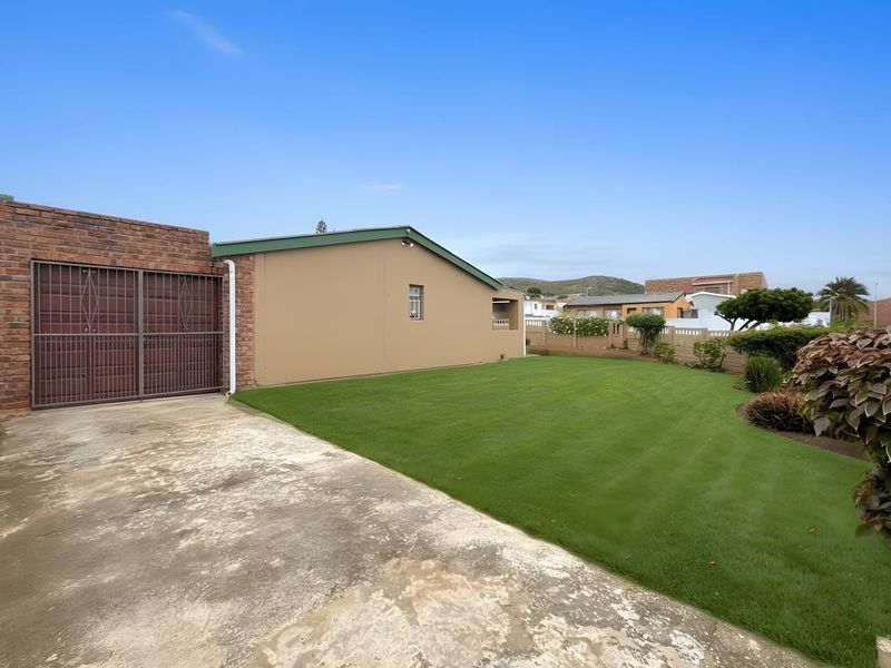 House Pending Sale In Port Elizabeth - Photo 2