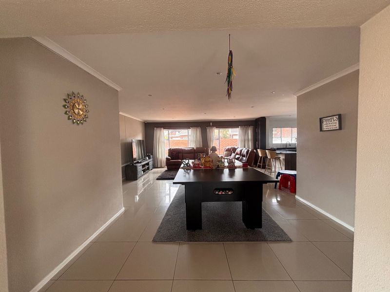 Townhouse For Sale In Port Elizabeth - Photo 3