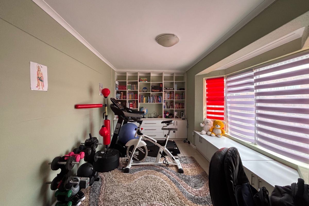 Townhouse For Sale In Port Elizabeth - Photo 4