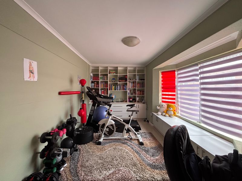 Townhouse For Sale In Port Elizabeth - Photo 4