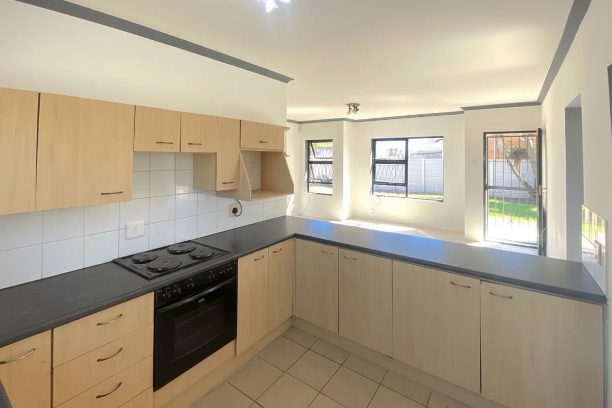 House Pending Sale In Port Elizabeth - Photo 3