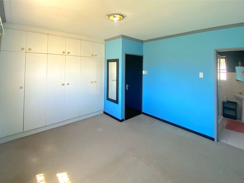 House Pending Sale In Port Elizabeth - Photo 9