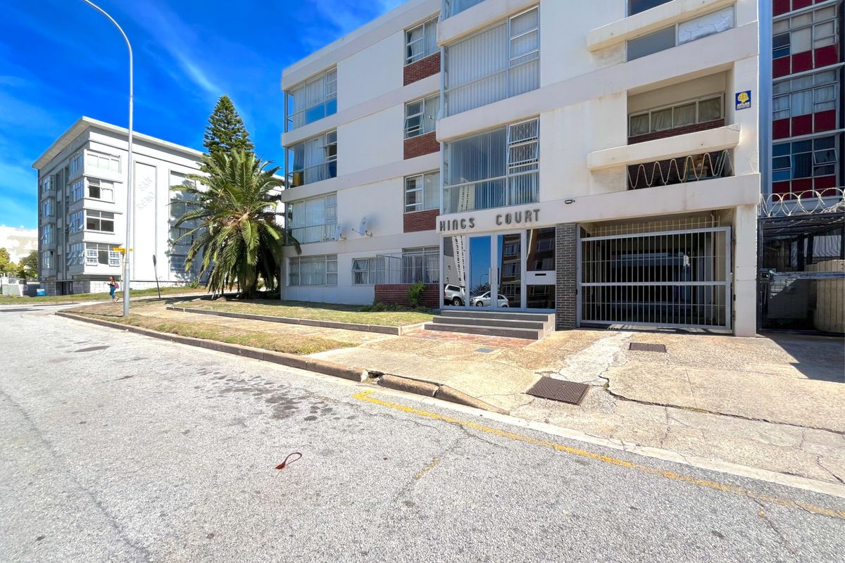 Apartment For Sale In Port Elizabeth - Photo 2