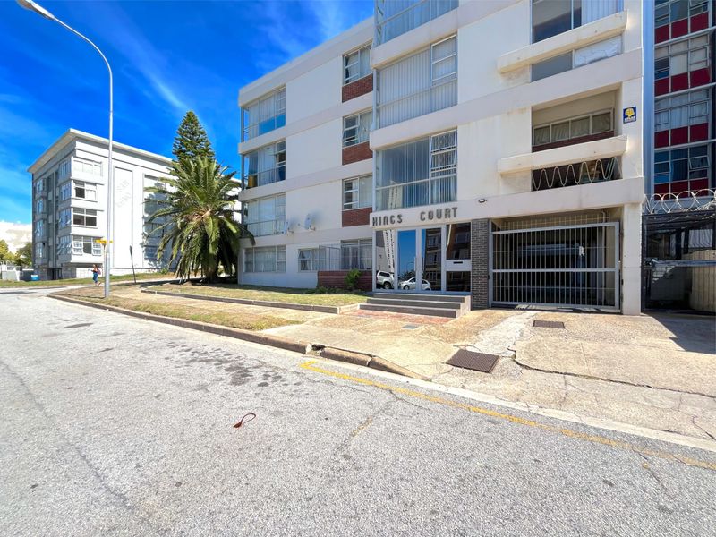 Apartment For Sale In Port Elizabeth - Photo 2