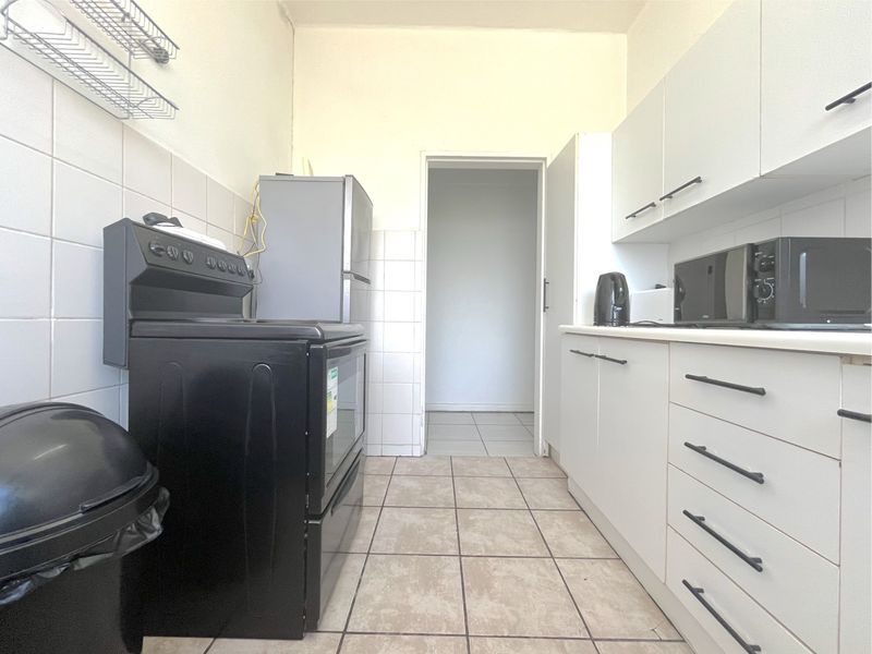 Apartment For Sale In Port Elizabeth - Photo 6