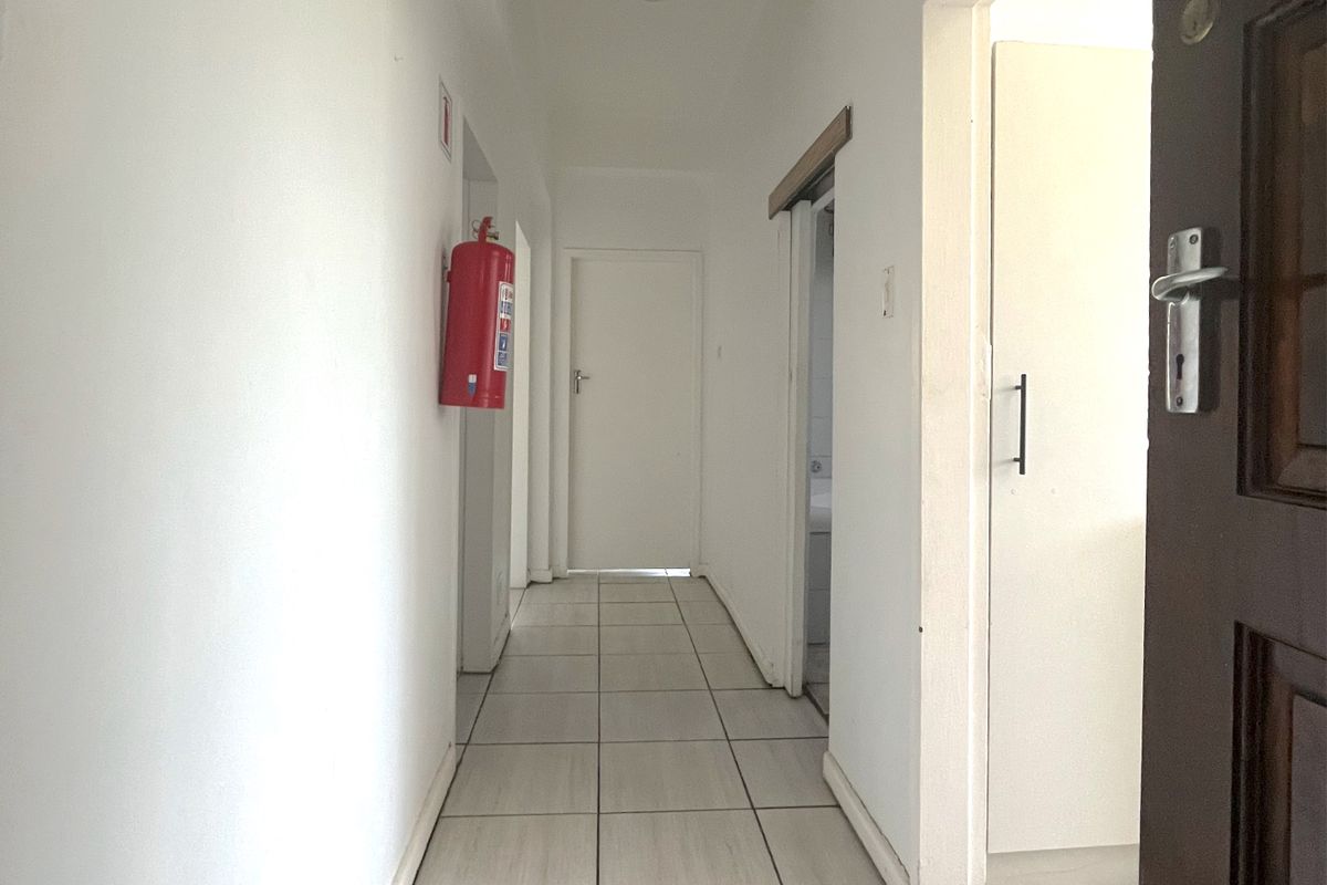 Apartment For Sale In Port Elizabeth - Photo 4