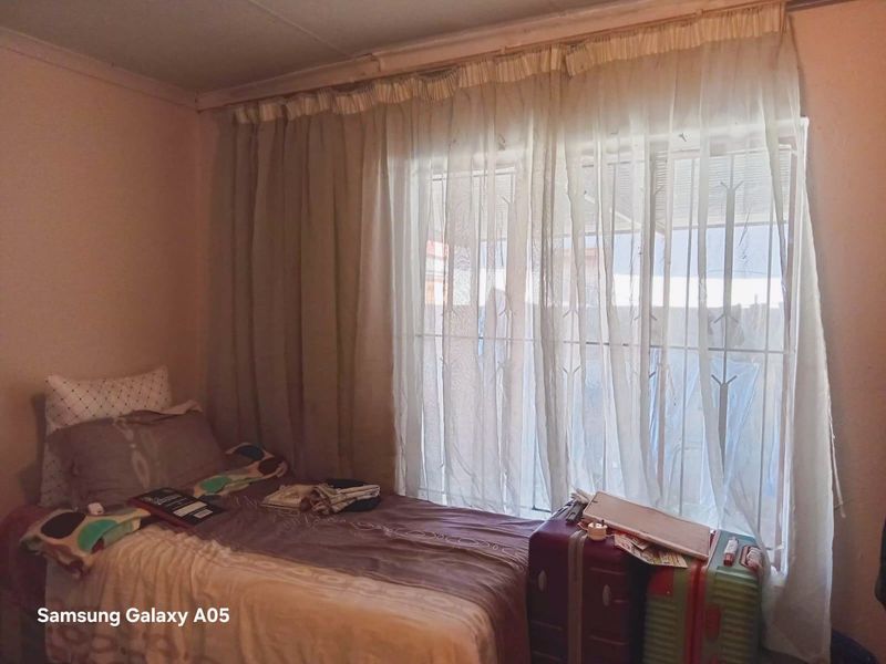 House For Sale In Benoni - Photo 9