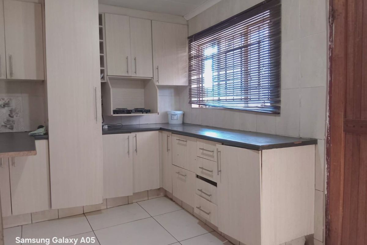 House For Sale In Benoni - Photo 5