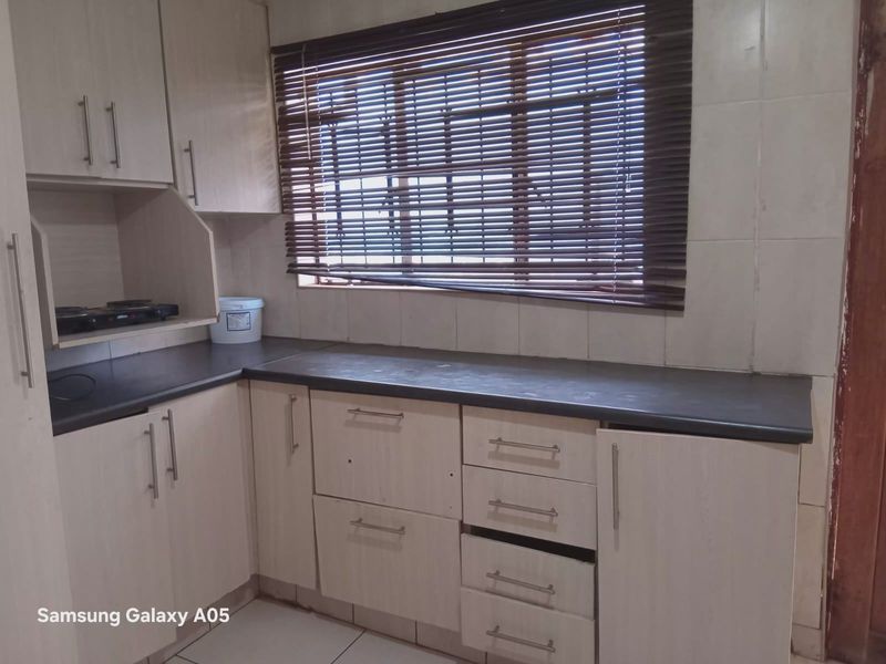 House For Sale In Benoni - Photo 3