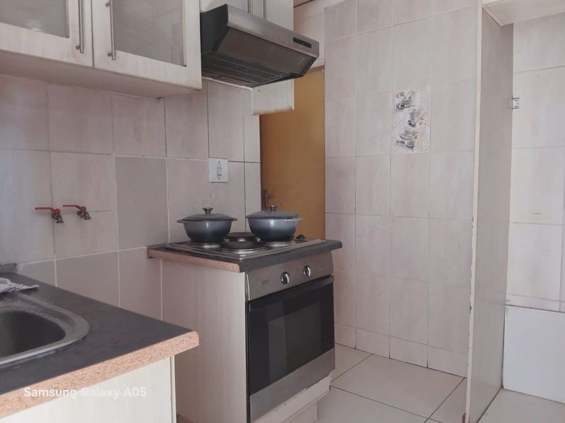 House For Sale In Benoni - Photo 4