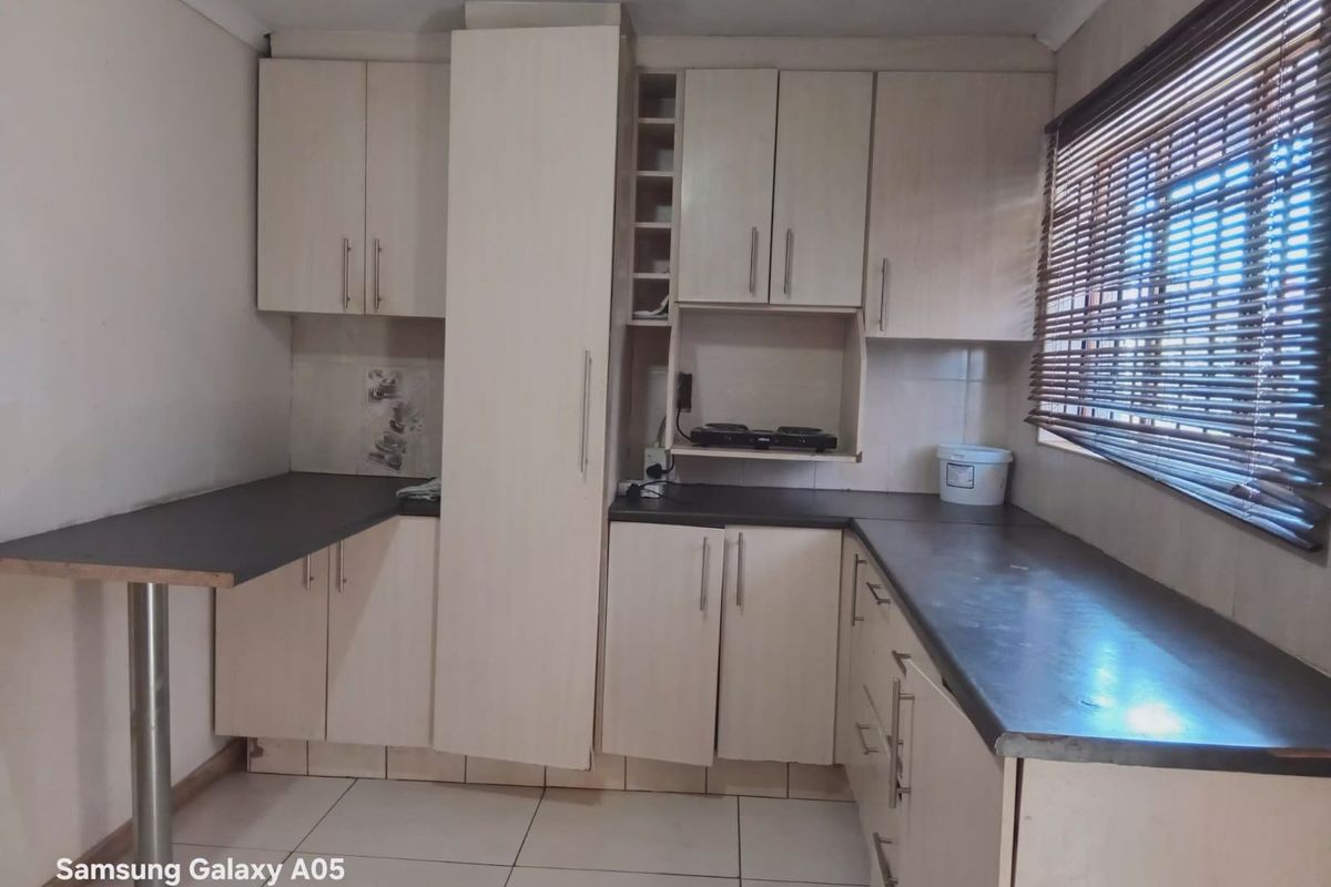 House For Sale In Benoni - Photo 2