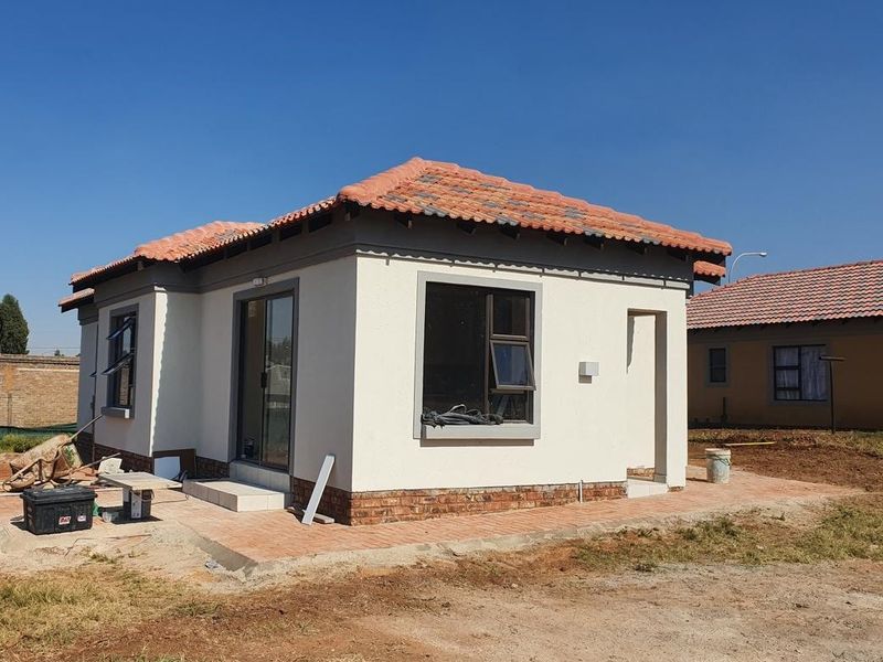 House For Sale In Nigel - Photo 2