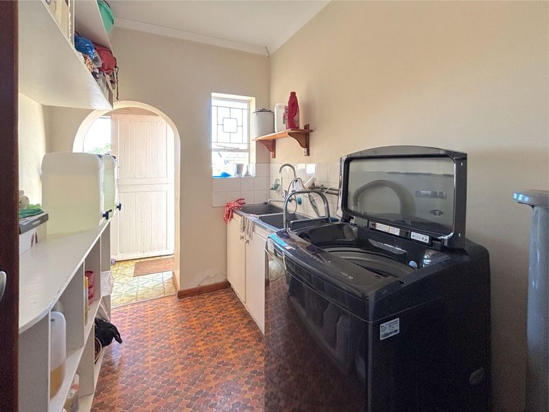 House For Sale In Port Elizabeth - Photo 10