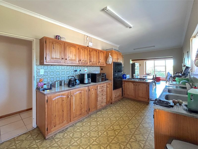 House For Sale In Port Elizabeth - Photo 6