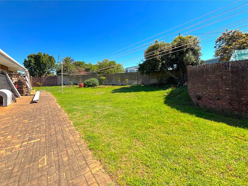 House For Sale In Port Elizabeth - Photo 3