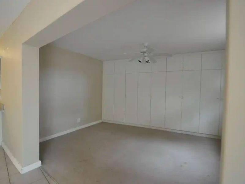 House For Sale In East London - Photo 7