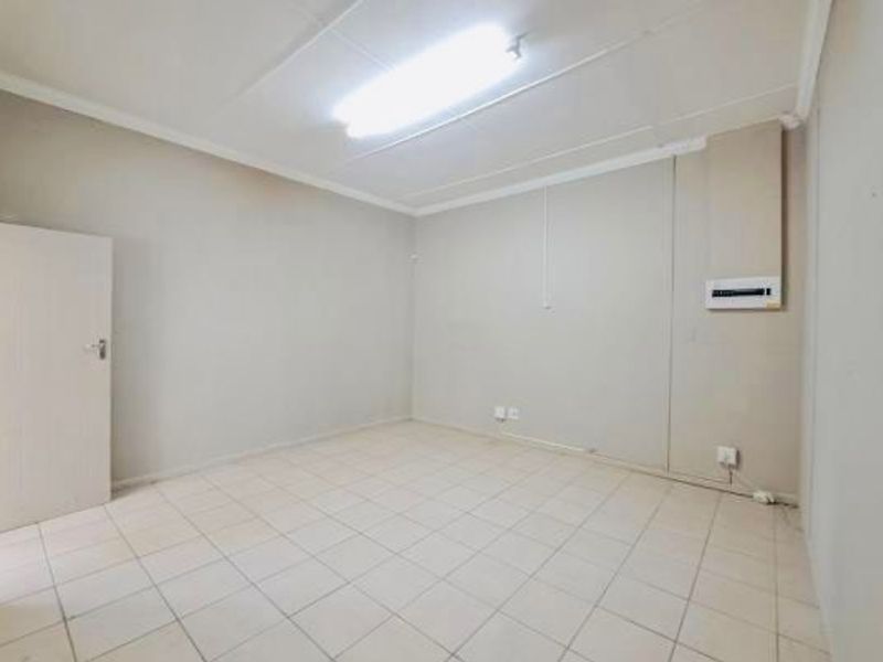 Commercial Rental Monthly In East London - Photo 8