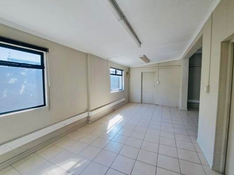 Commercial Rental Monthly In East London - Photo 7