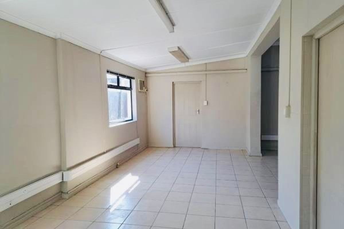 Commercial Rental Monthly In East London - Photo 4