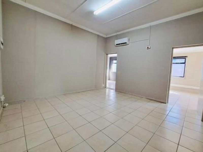 Commercial Rental Monthly In East London - Photo 9