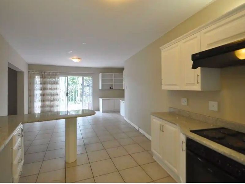 House Rental Monthly In East London - Photo 8