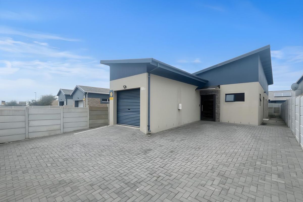 House For Sale In Port Elizabeth - Photo 3